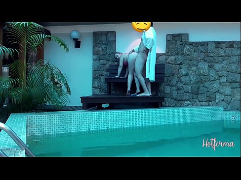 ❤️ Baas noeget faam nei it swimbad, mar koe net wjerstean in hot ☑ Russyske porno by ús fy.porn-list.ru